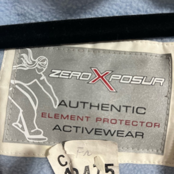 Black with white detail ski jacket - Picture 4 of 6